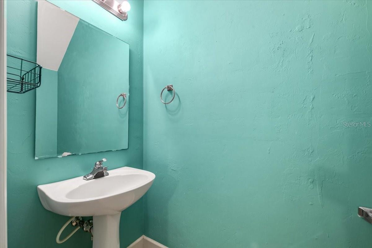 Image 15 of 31 For 2945 35th Place 137