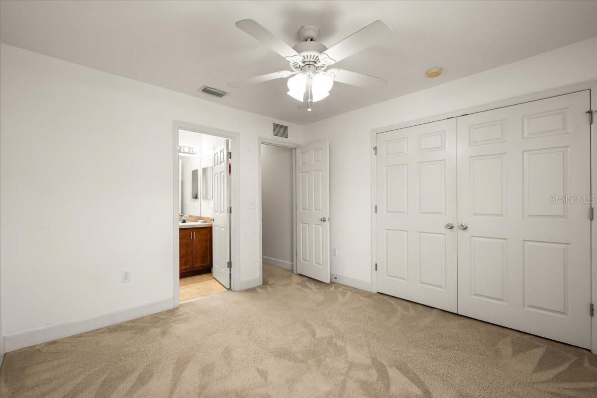 Image 27 of 31 For 2945 35th Place 137