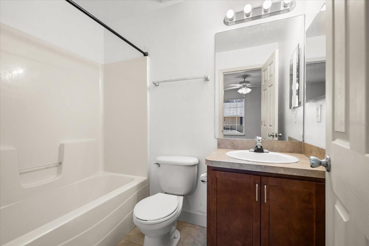 Image 28 of 31 For 2945 35th Place 137