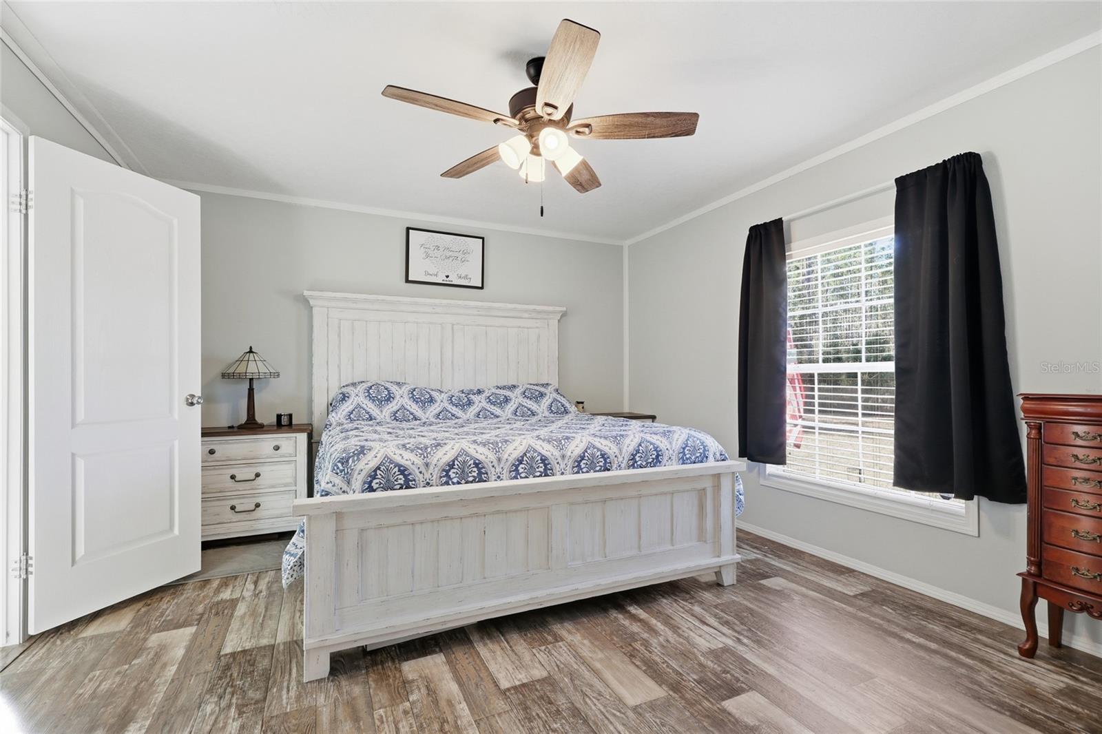 Listing photo id 10 for 3470 71st Avenue