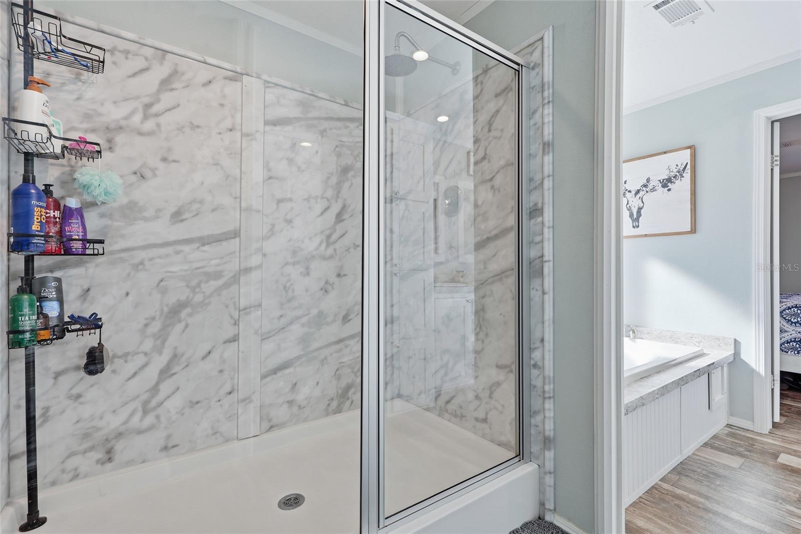 Listing photo id 13 for 3470 71st Avenue