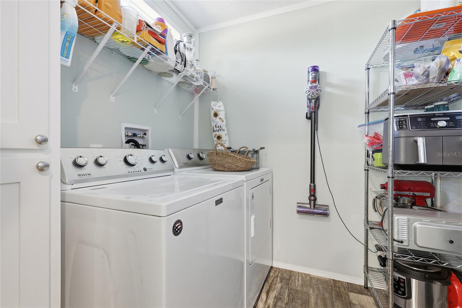 Listing photo id 15 for 3470 71st Avenue