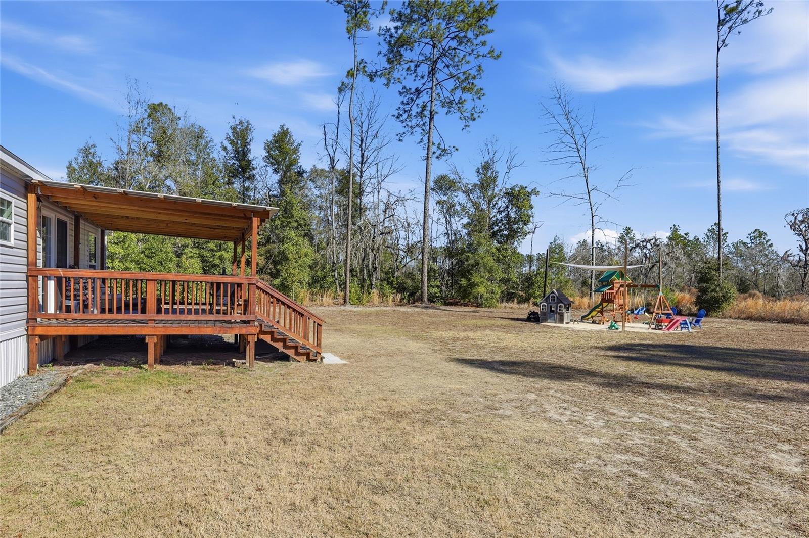 Listing photo id 25 for 3470 71st Avenue