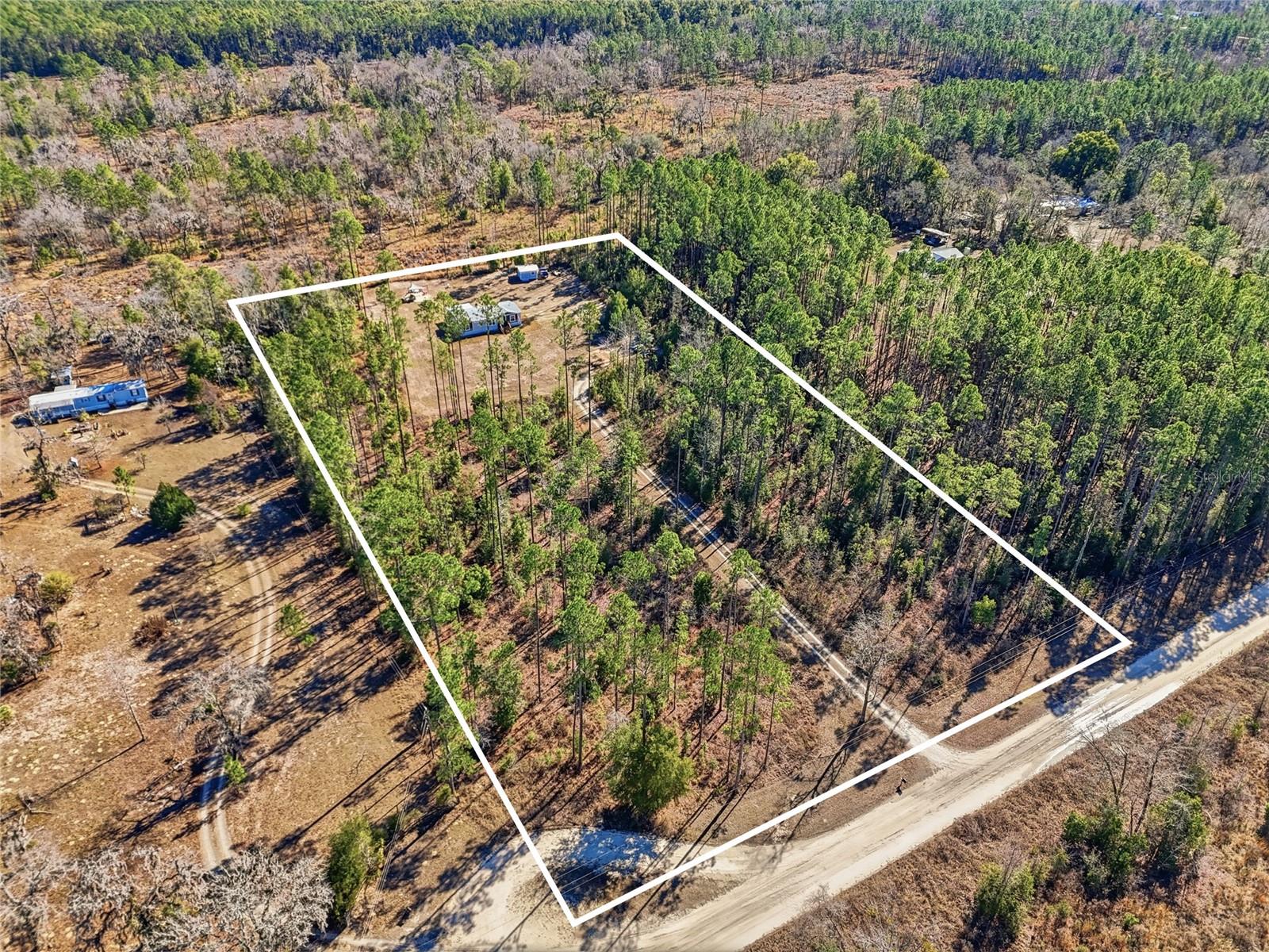 Listing photo id 2 for 3470 71st Avenue