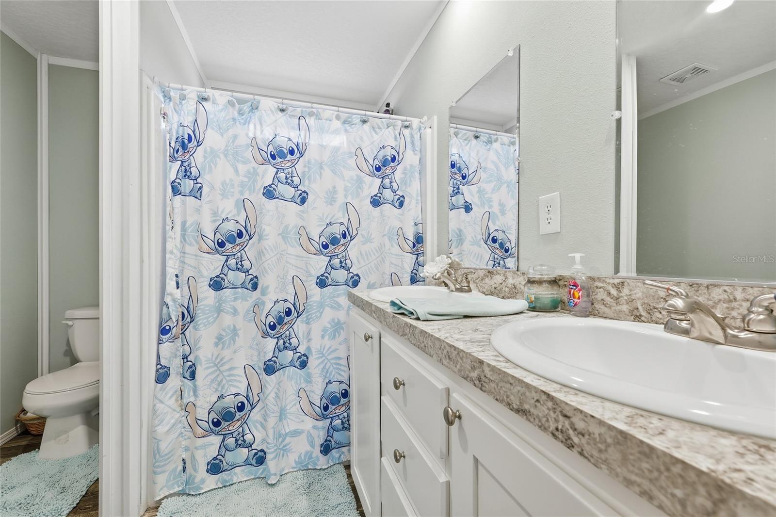 Listing photo id 5 for 3470 71st Avenue