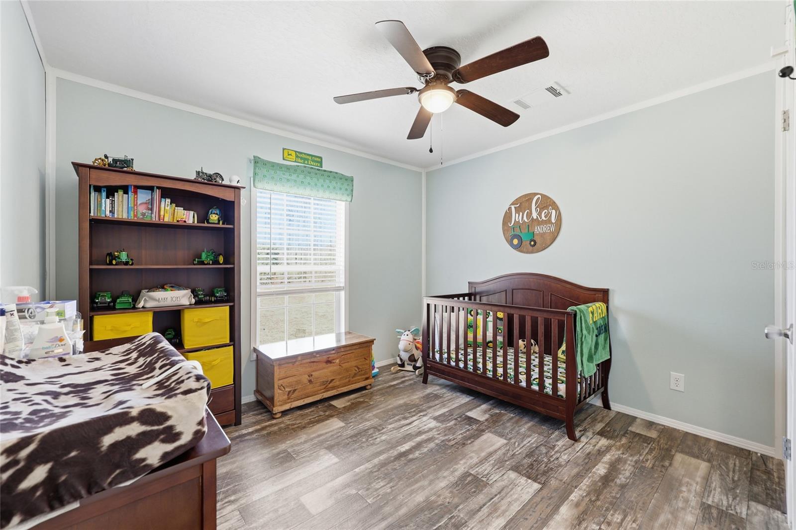 Listing photo id 6 for 3470 71st Avenue