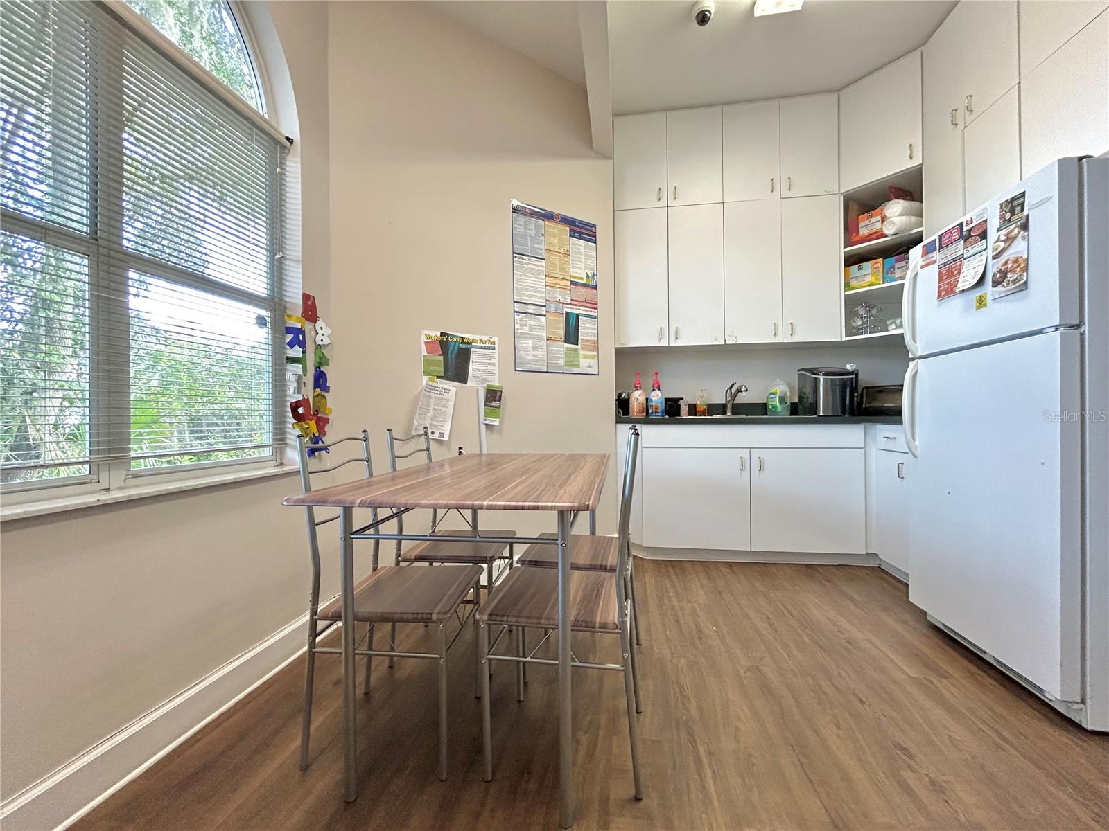 Image 11 of 13 For 1927 13th Street A