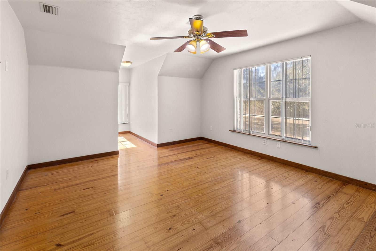 Image 18 of 48 For 8116 113th Avenue