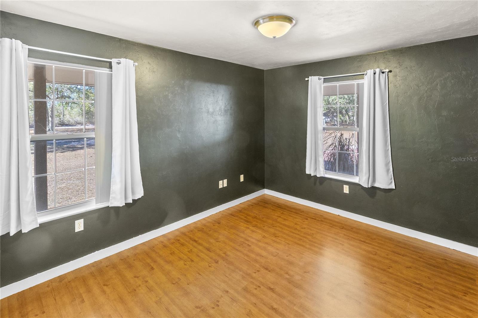 Image 33 of 48 For 8116 113th Avenue