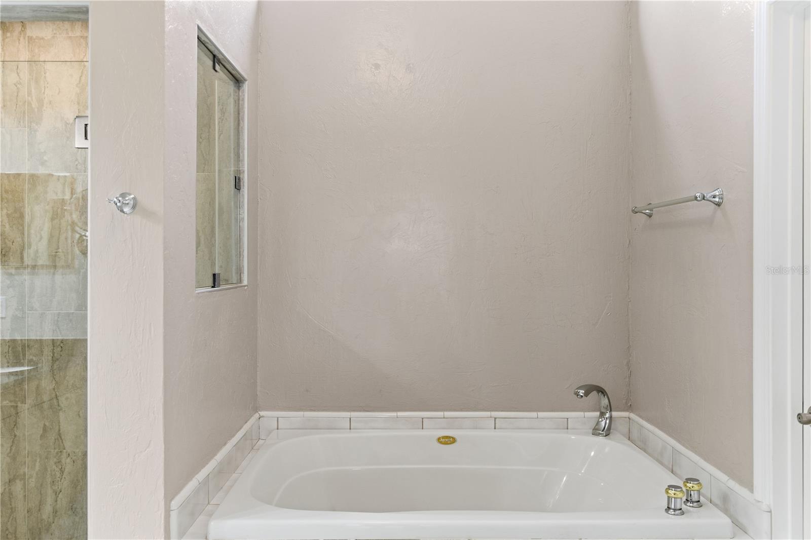 Image 21 of 42 For 5117 78 Place