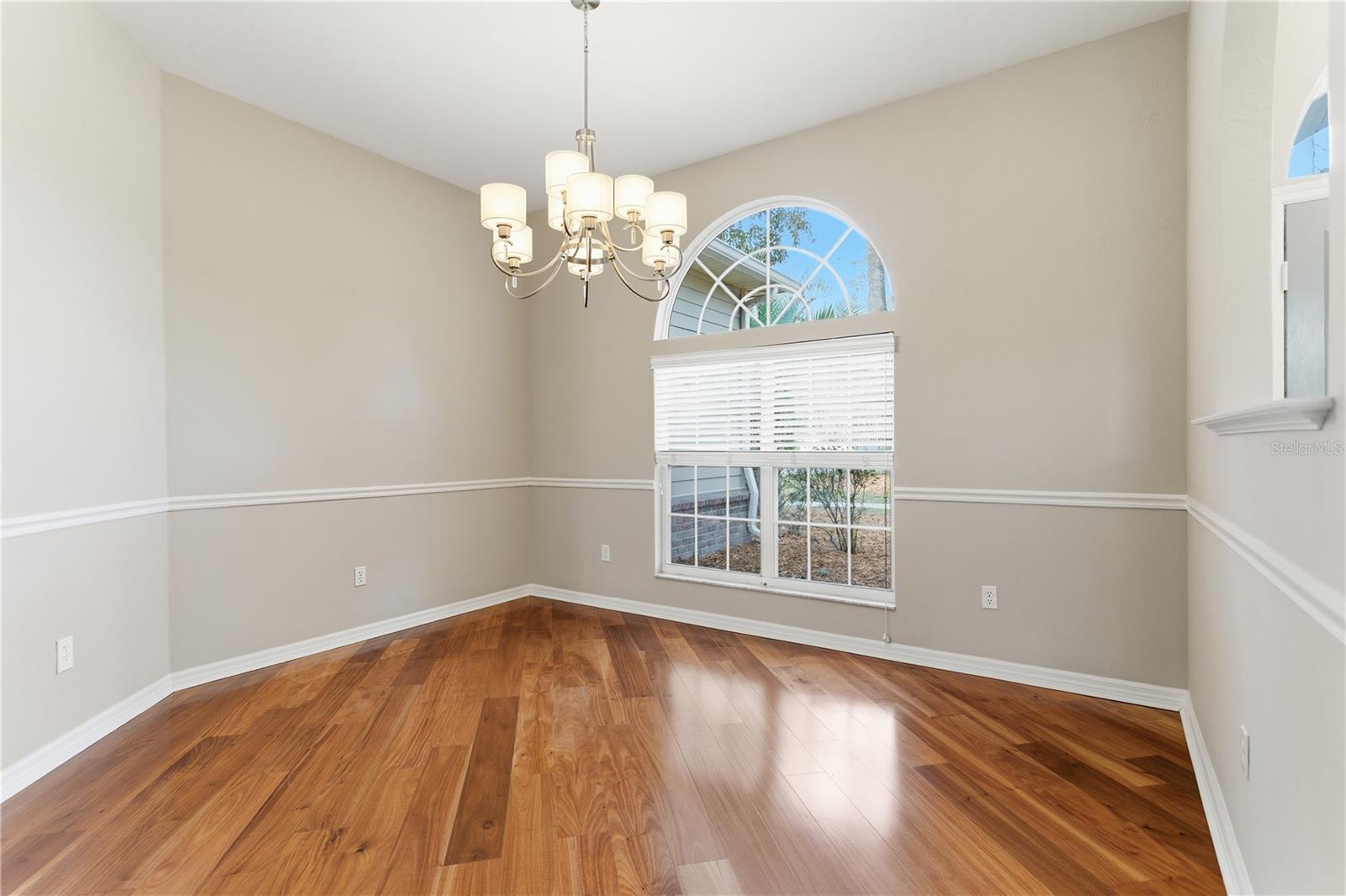 Image 3 of 42 For 5117 78 Place