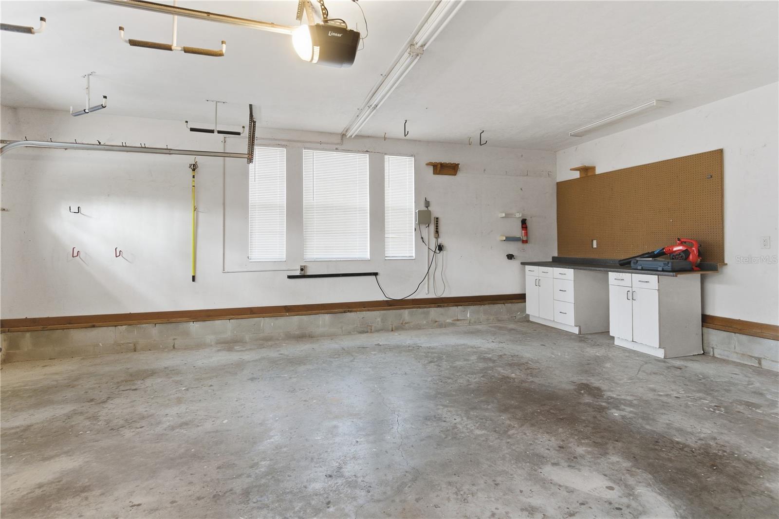 Image 36 of 42 For 5117 78 Place