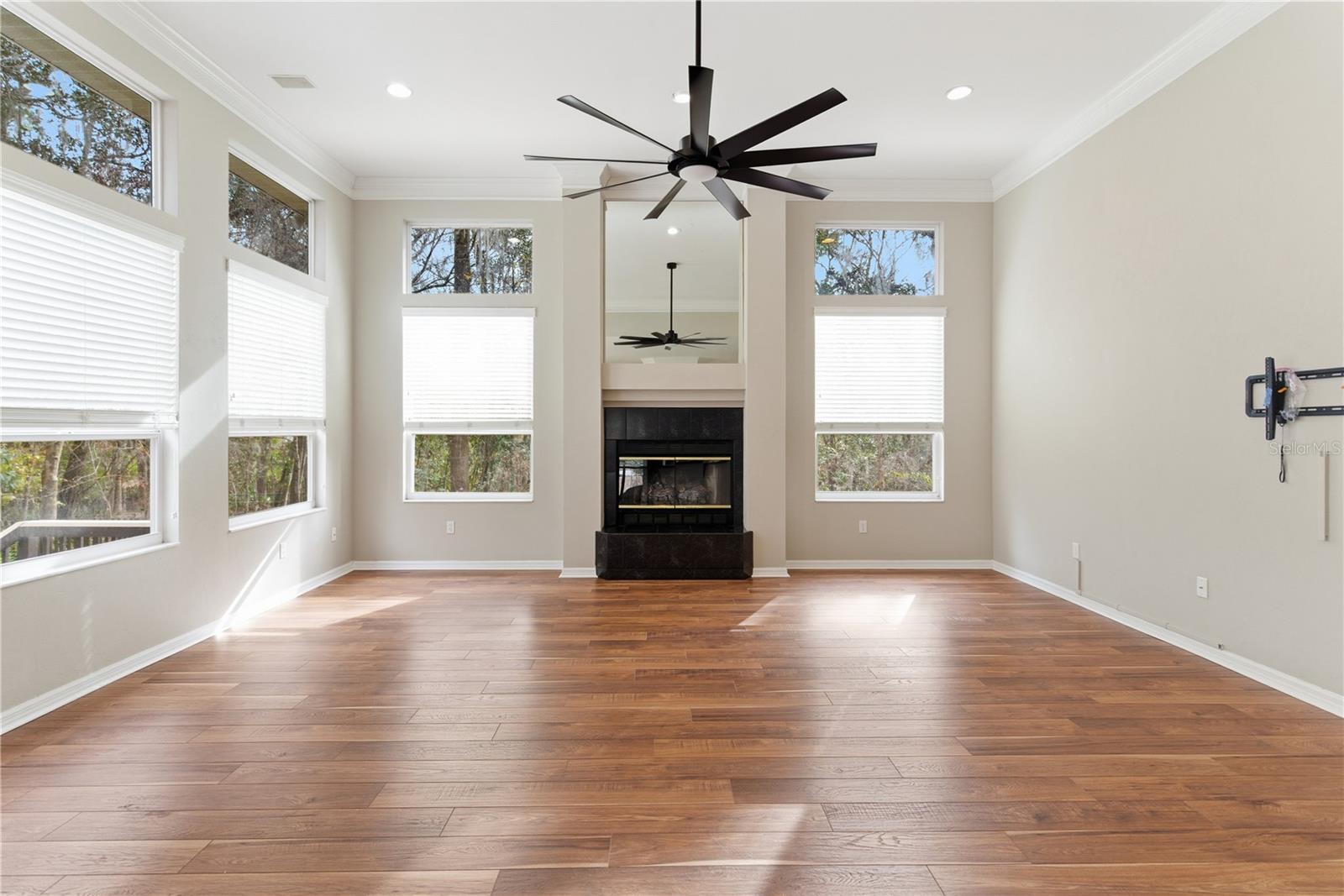 Image 5 of 42 For 5117 78 Place