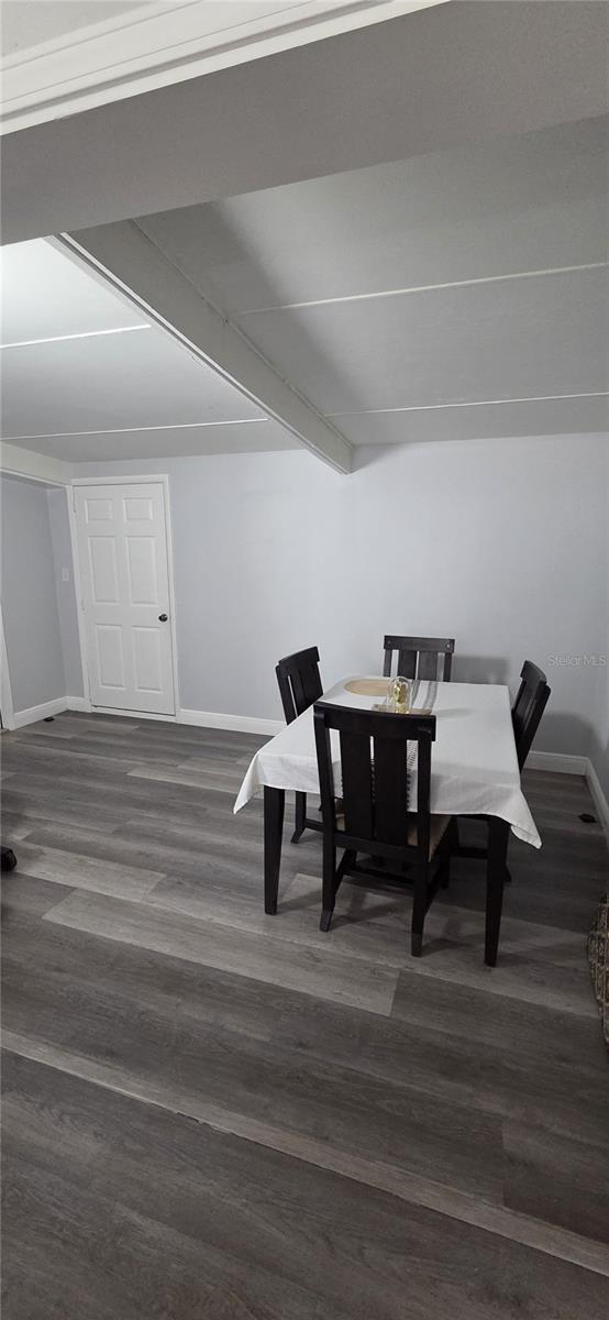 Listing photo id 5 for 2818 12 Street Ne