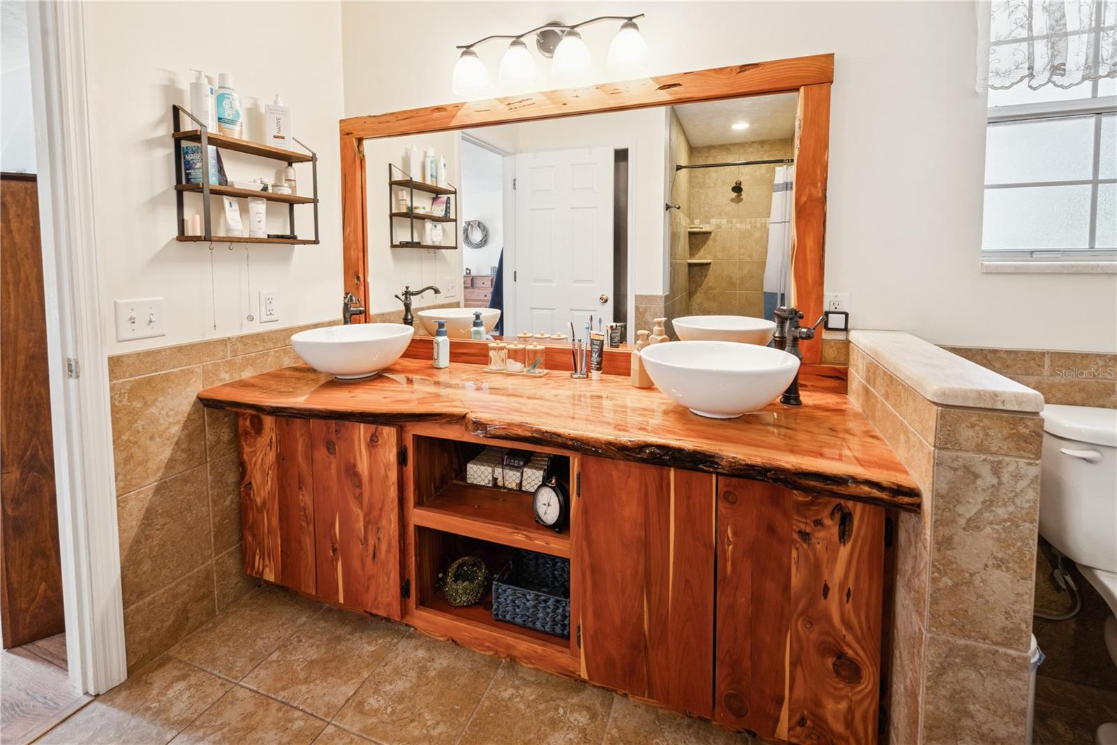 Image 19 of 46 For 6607 Woodland Drive