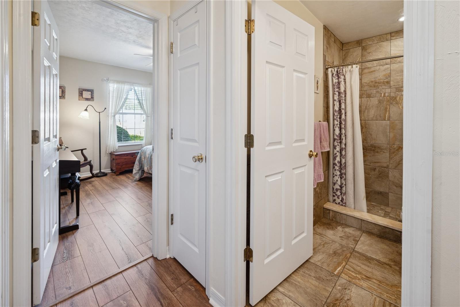 Image 23 of 46 For 6607 Woodland Drive