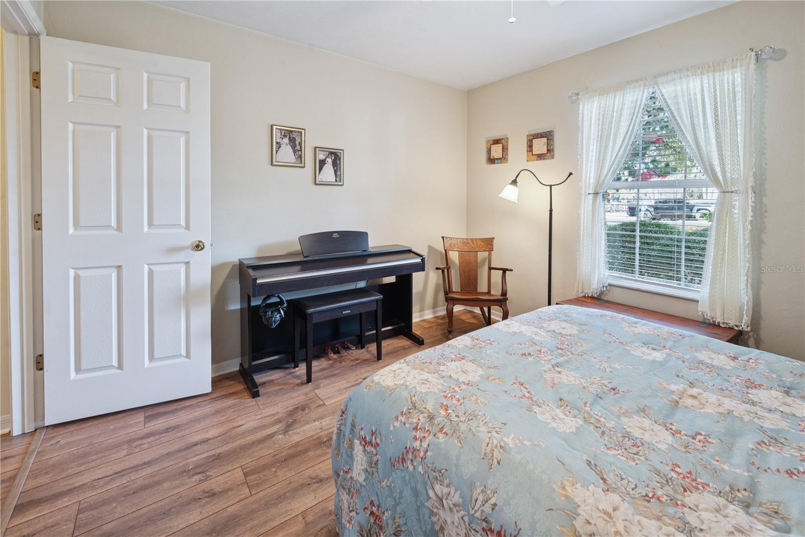 Image 28 of 46 For 6607 Woodland Drive