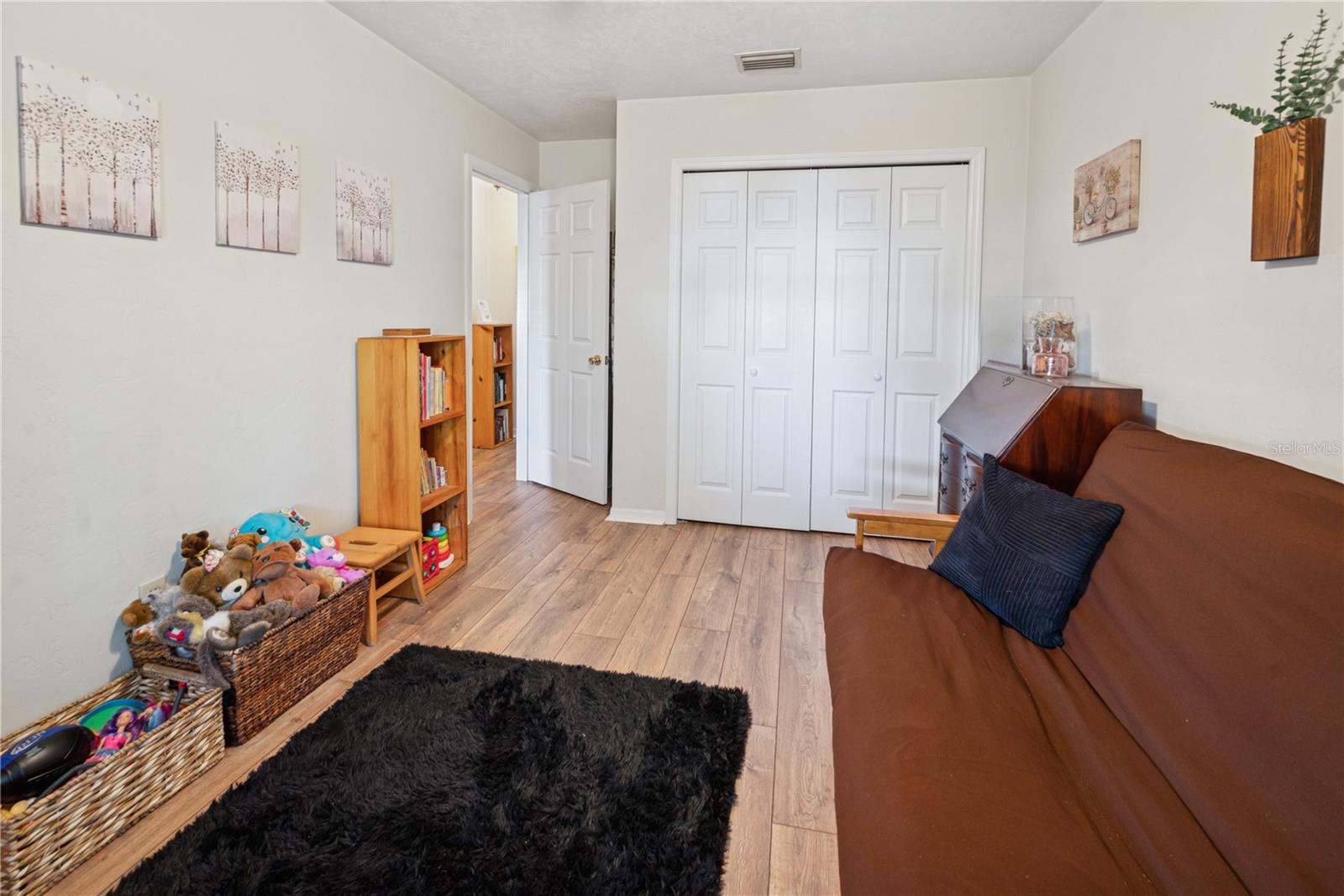 Image 32 of 46 For 6607 Woodland Drive