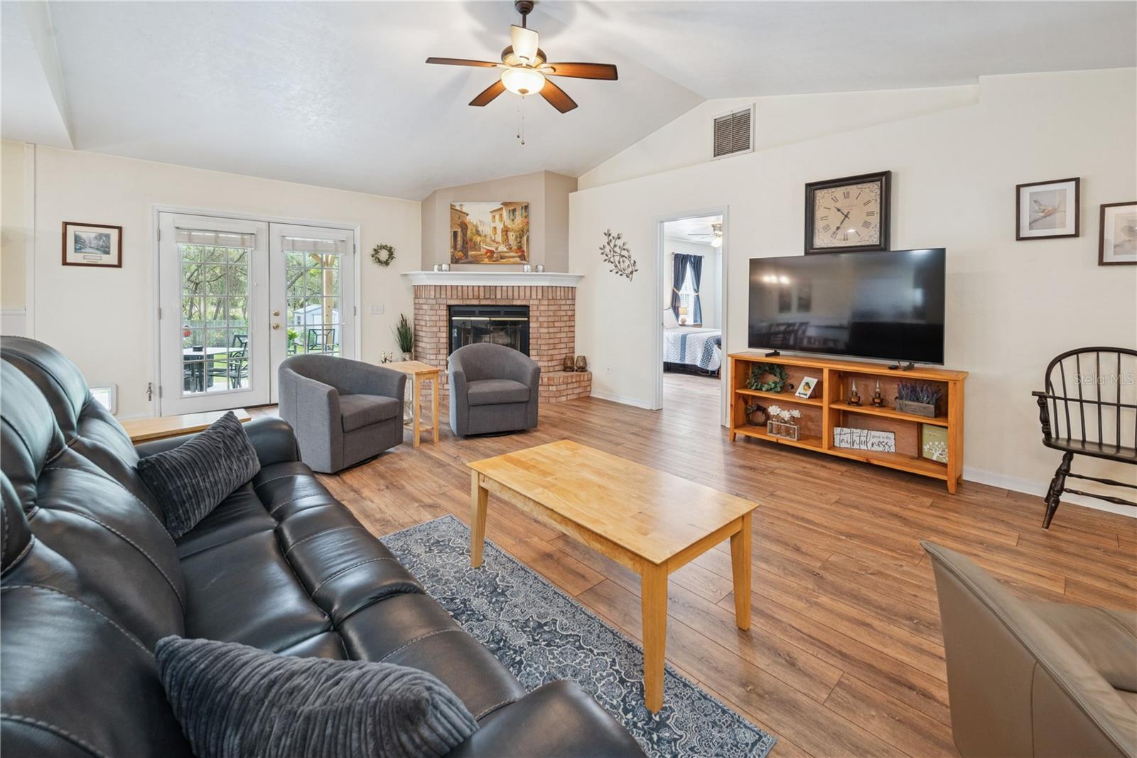 Image 6 of 46 For 6607 Woodland Drive