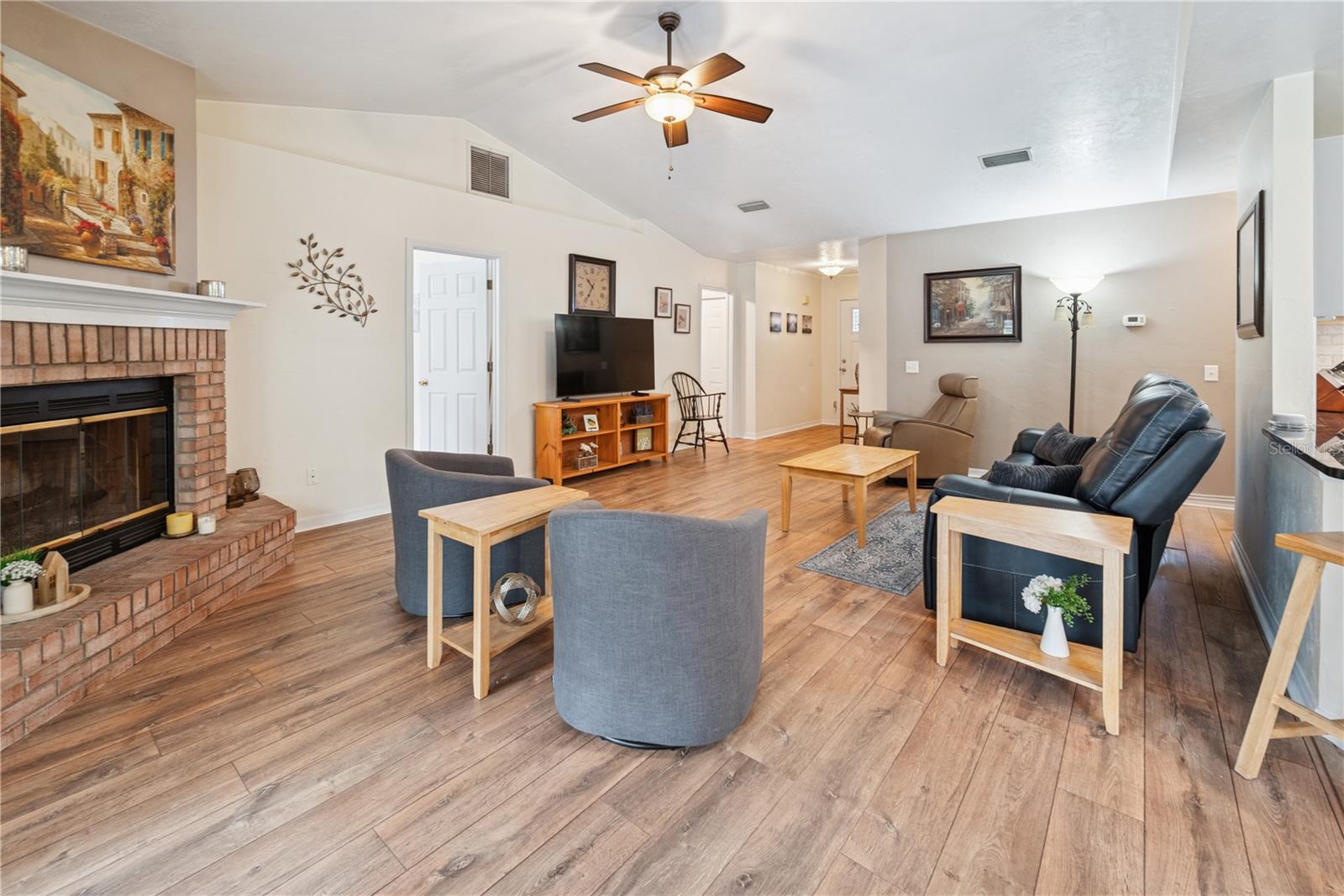 Image 7 of 46 For 6607 Woodland Drive