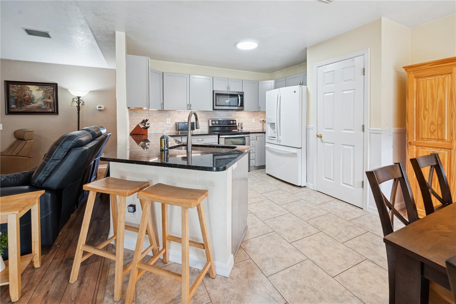 Image 9 of 46 For 6607 Woodland Drive