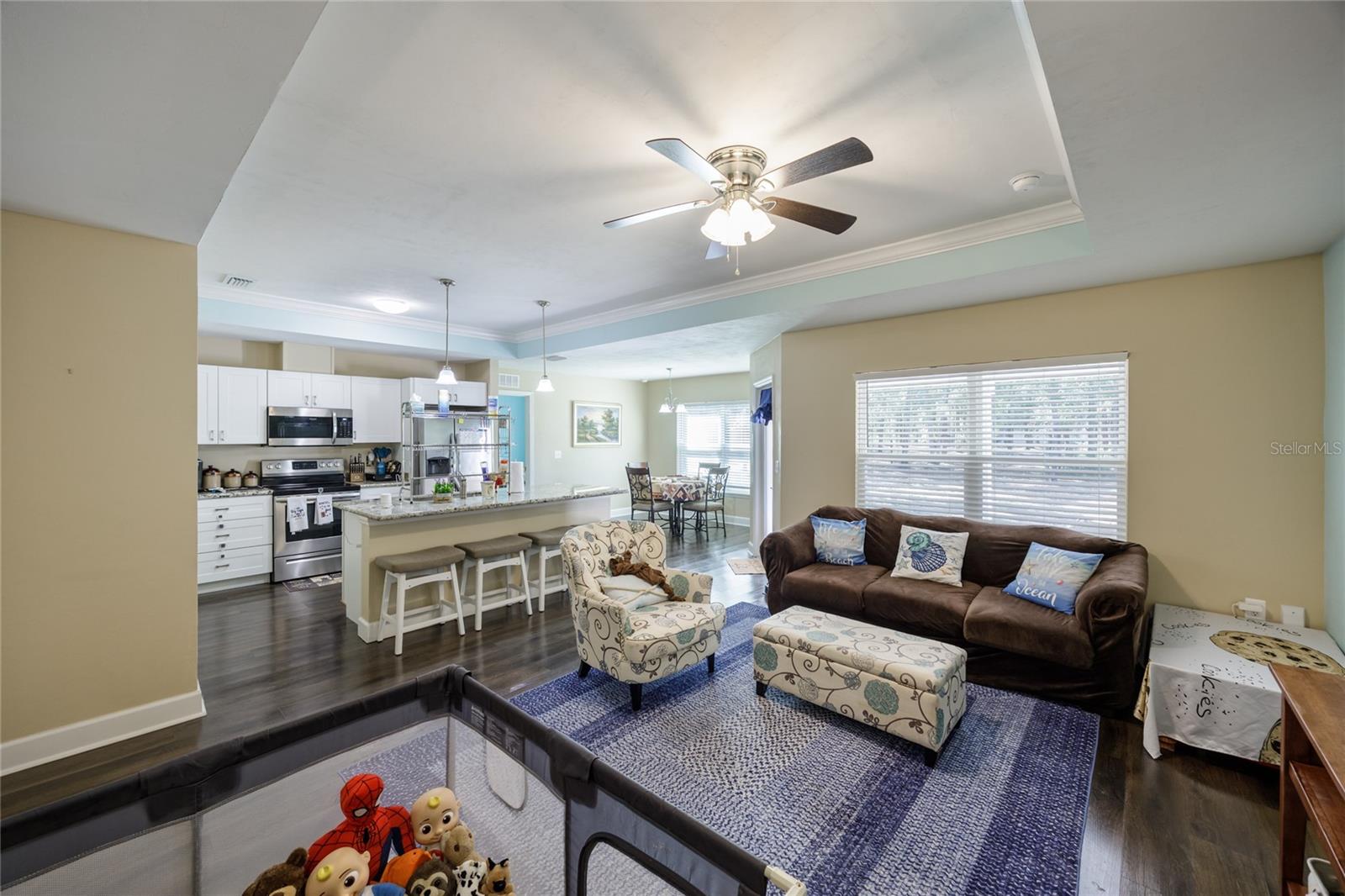 Image 17 of 39 For 667 Stephens Street