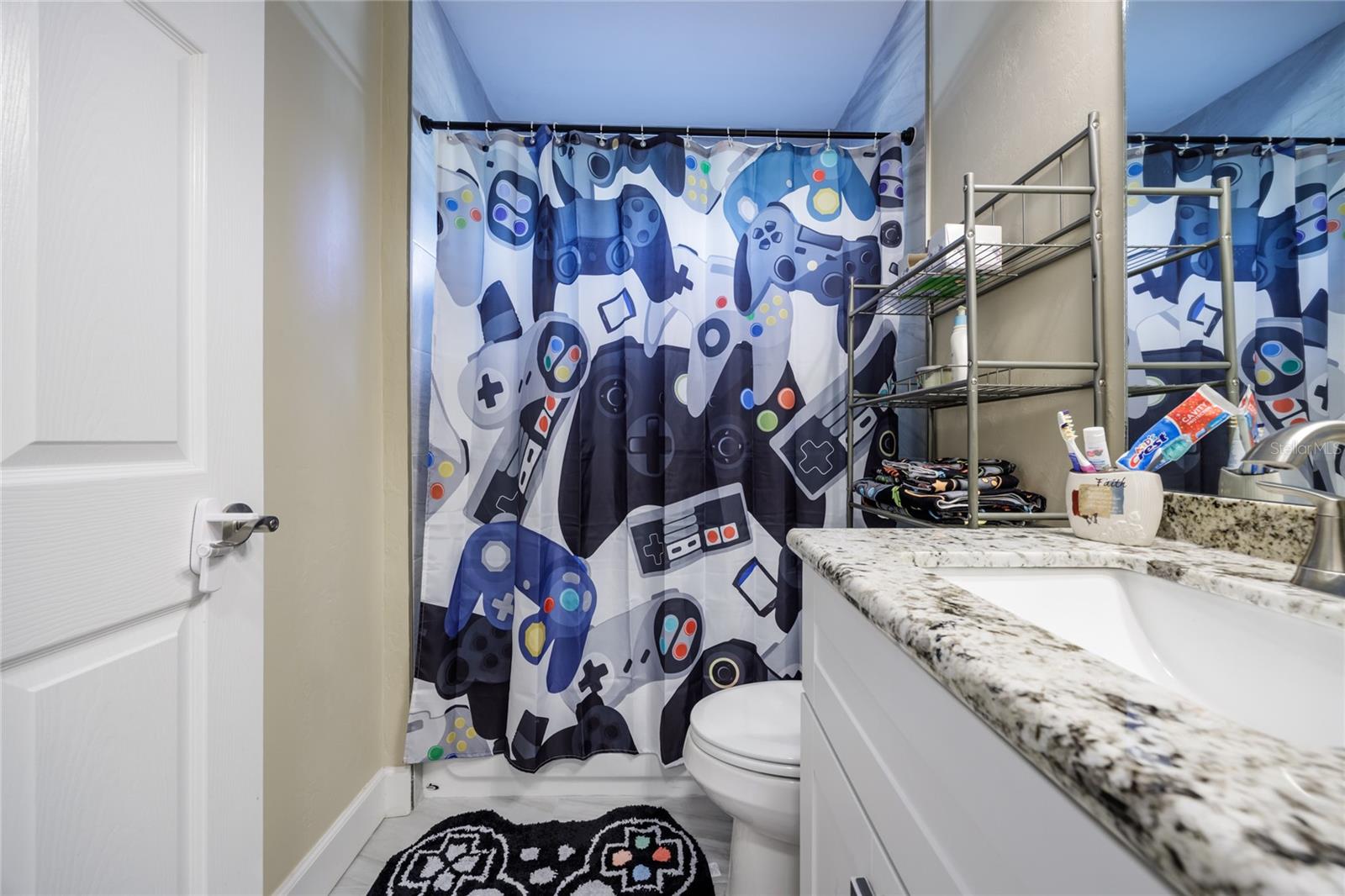 Image 25 of 39 For 667 Stephens Street