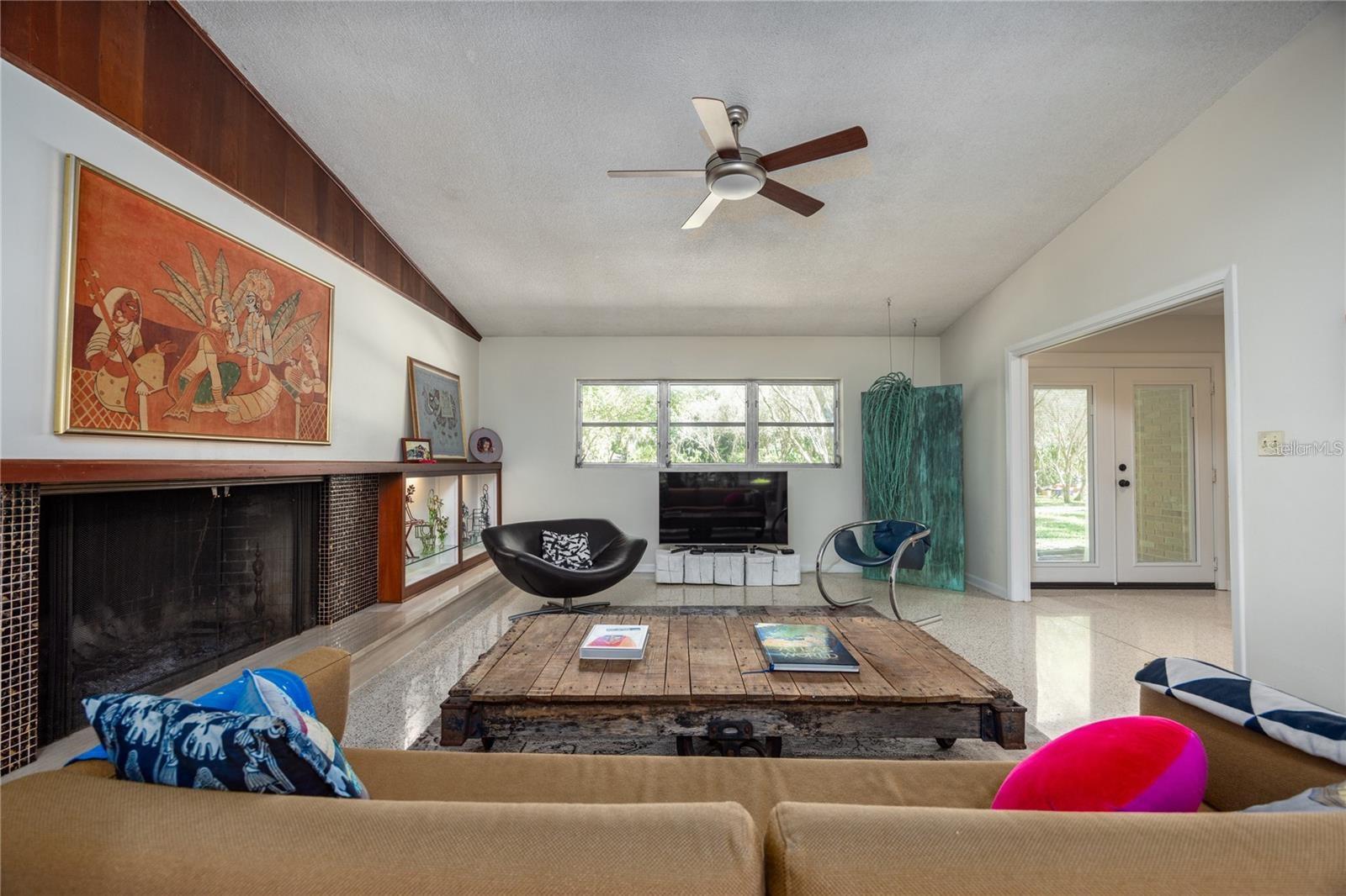 Listing photo id 13 for 415 32nd Street