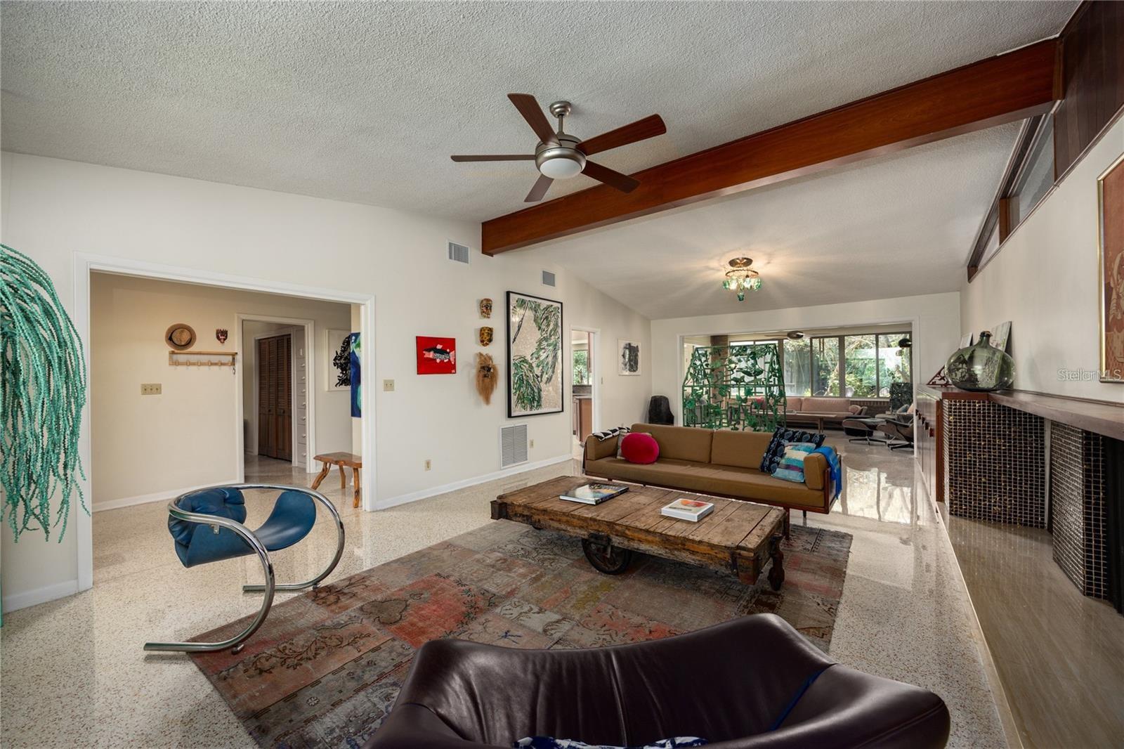 Listing photo id 14 for 415 32nd Street