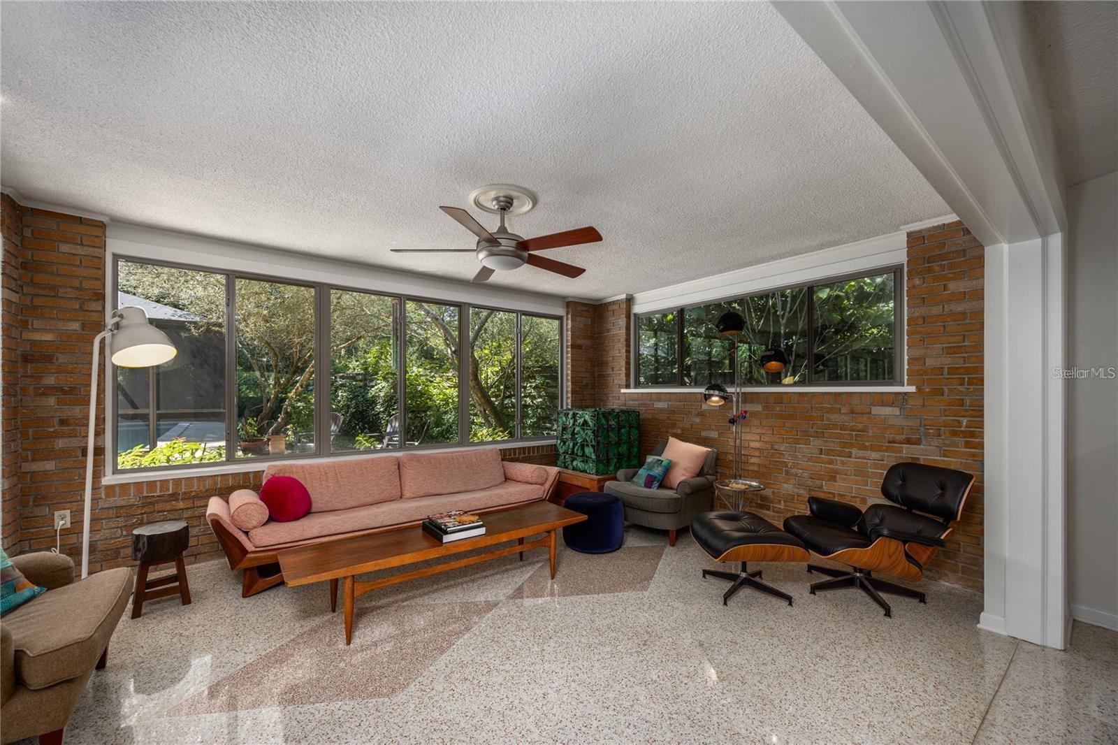 Listing photo id 18 for 415 32nd Street