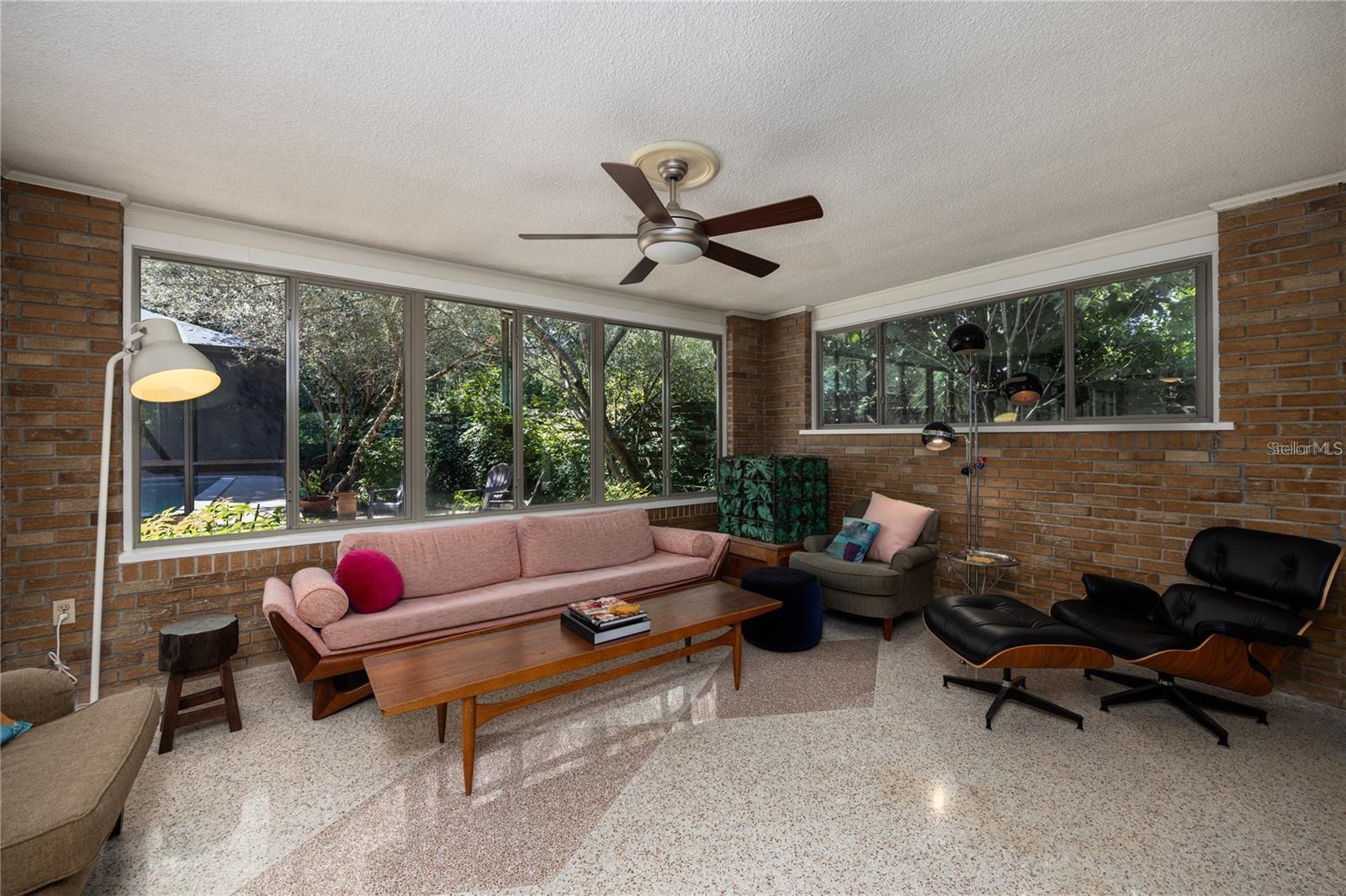 Listing photo id 19 for 415 32nd Street