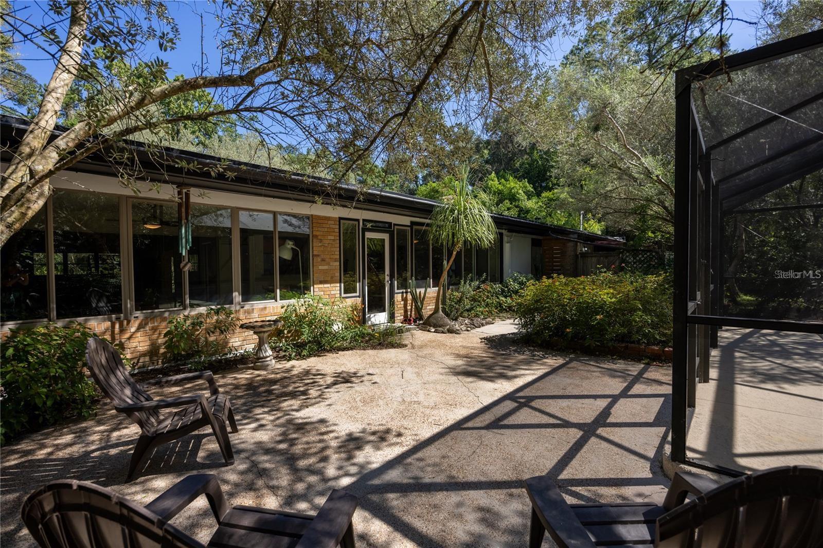 Listing photo id 23 for 415 32nd Street