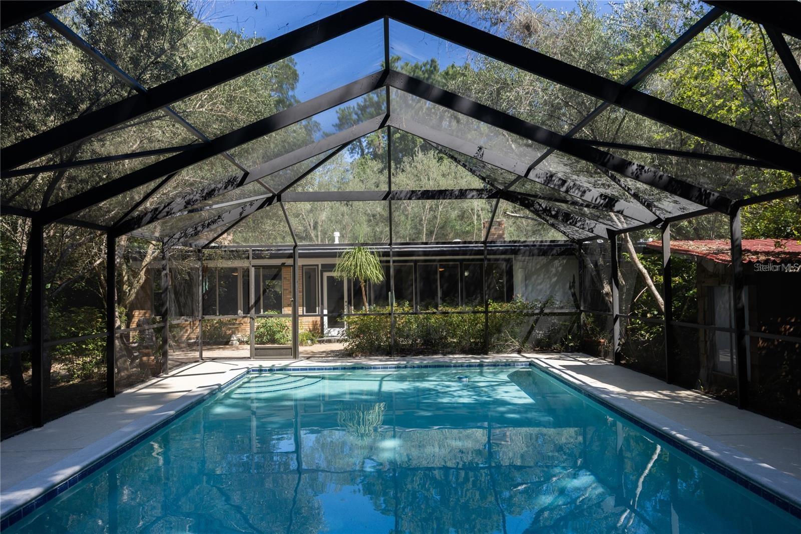 Listing photo id 30 for 415 32nd Street