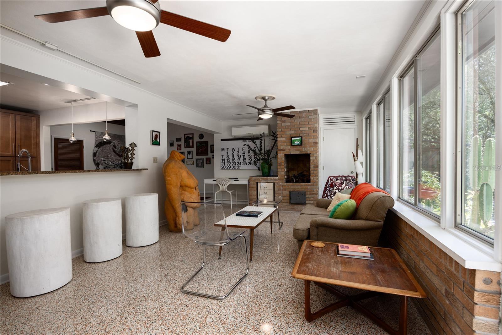 Listing photo id 2 for 415 32nd Street