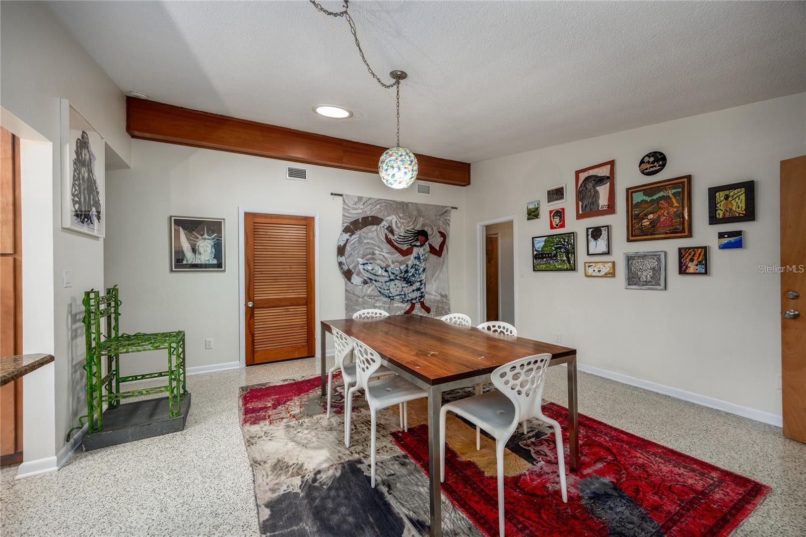 Listing photo id 38 for 415 32nd Street