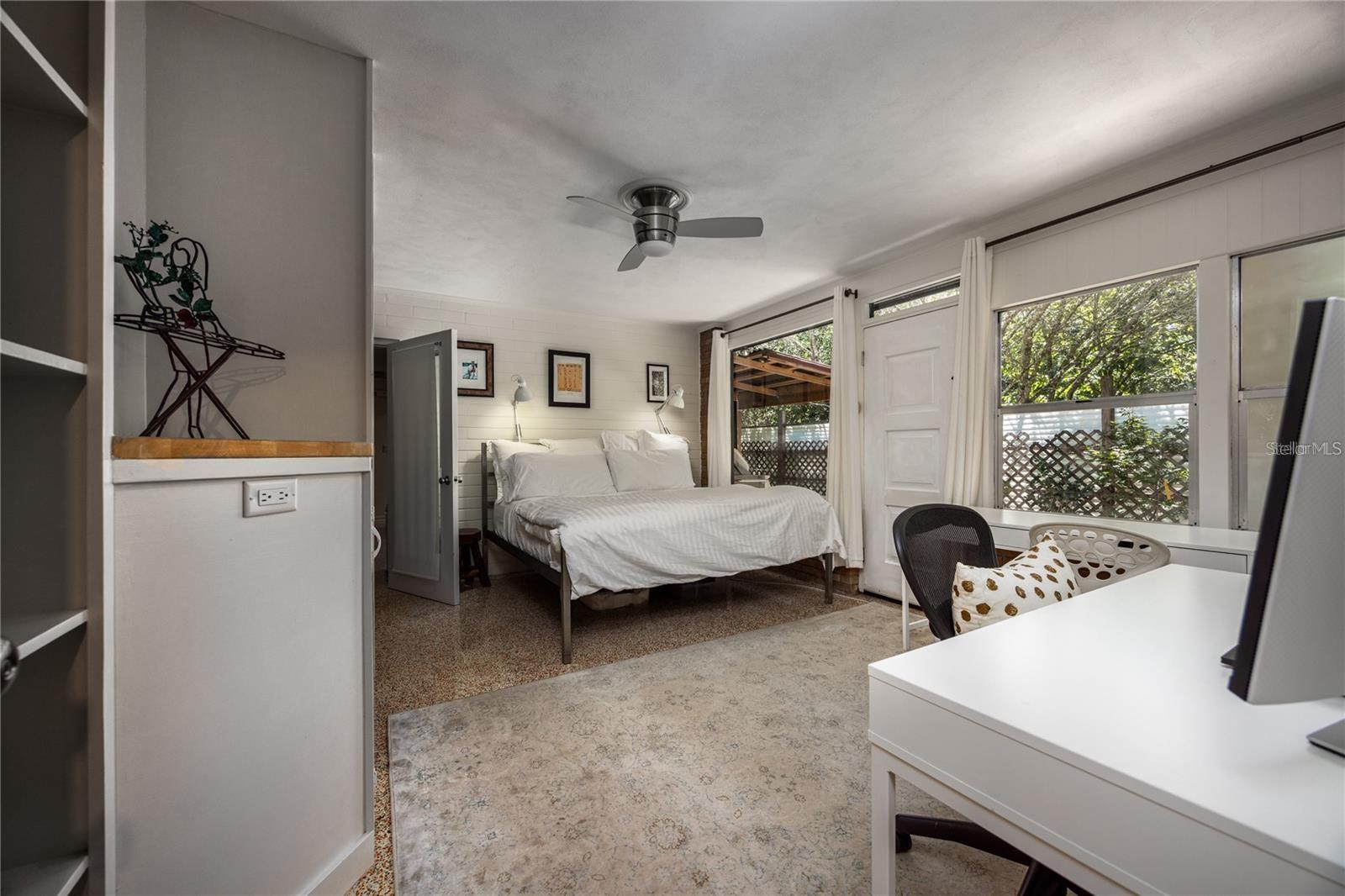 Listing photo id 41 for 415 32nd Street