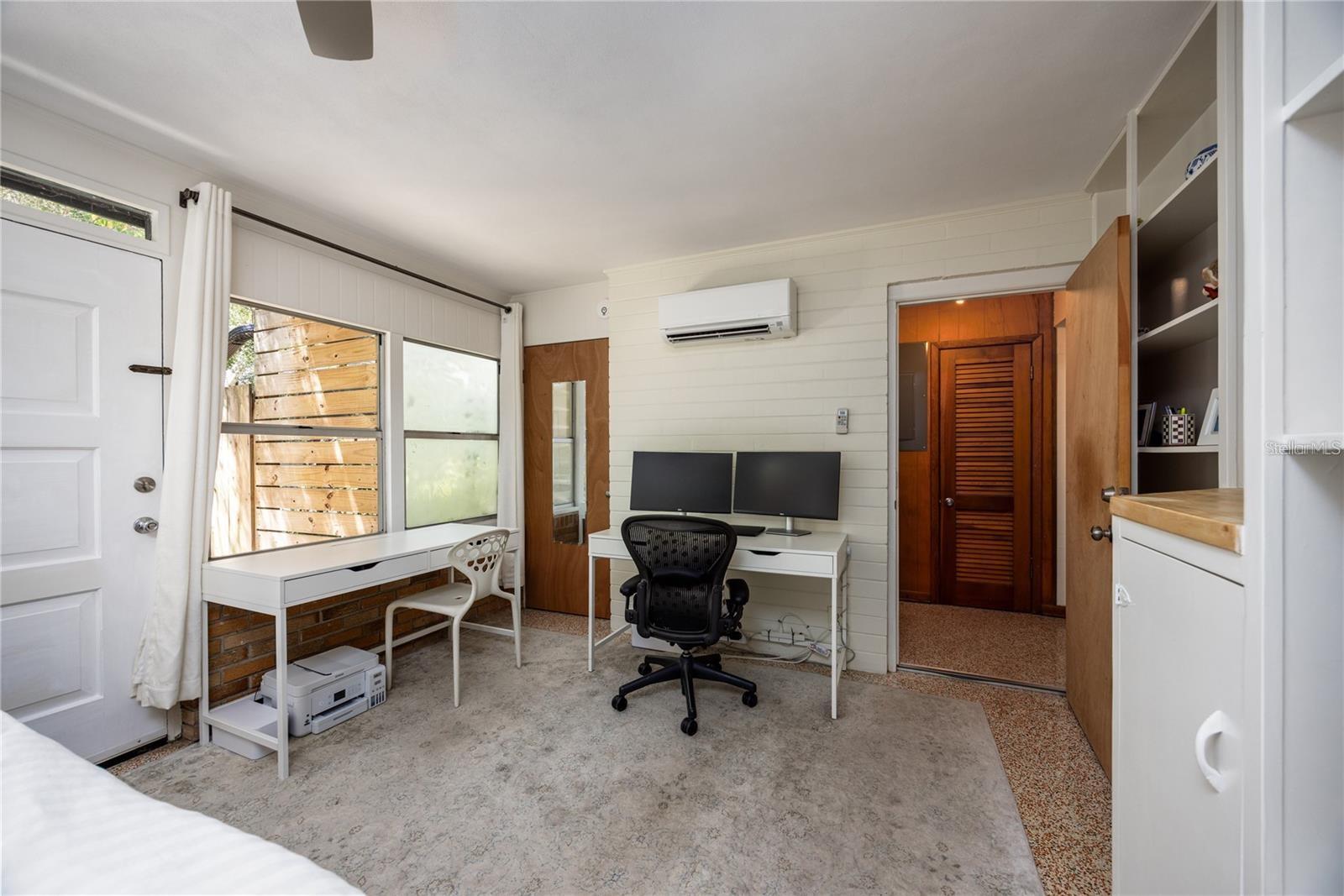 Listing photo id 43 for 415 32nd Street