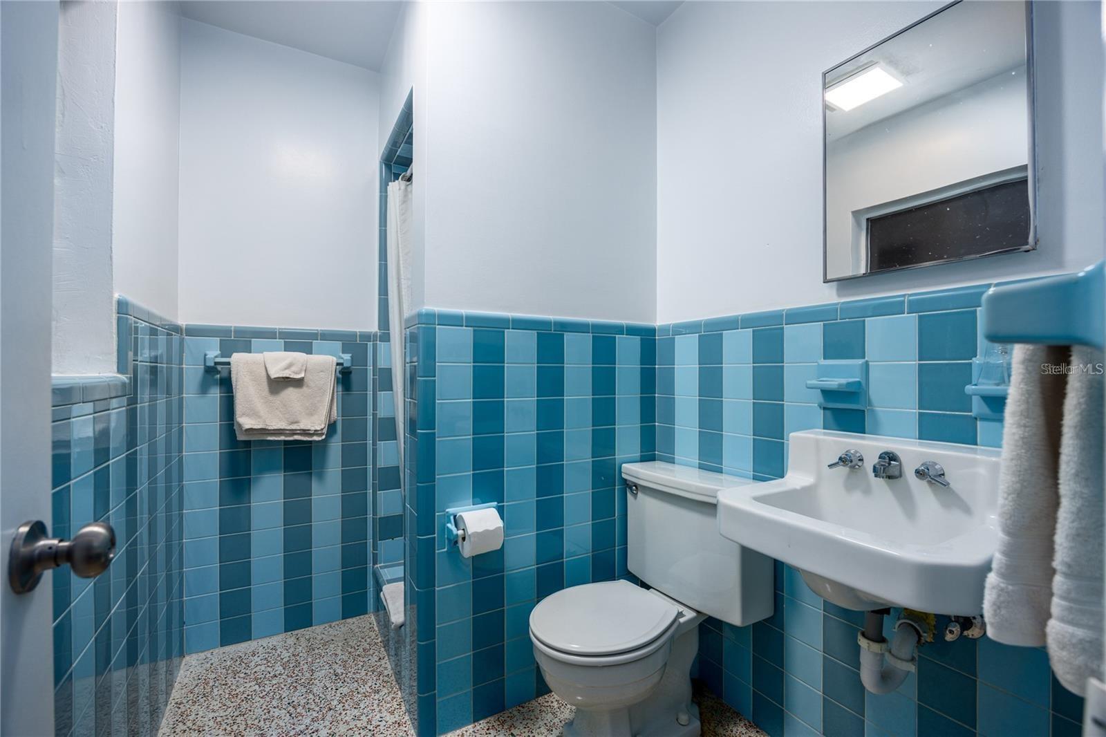 Listing photo id 46 for 415 32nd Street