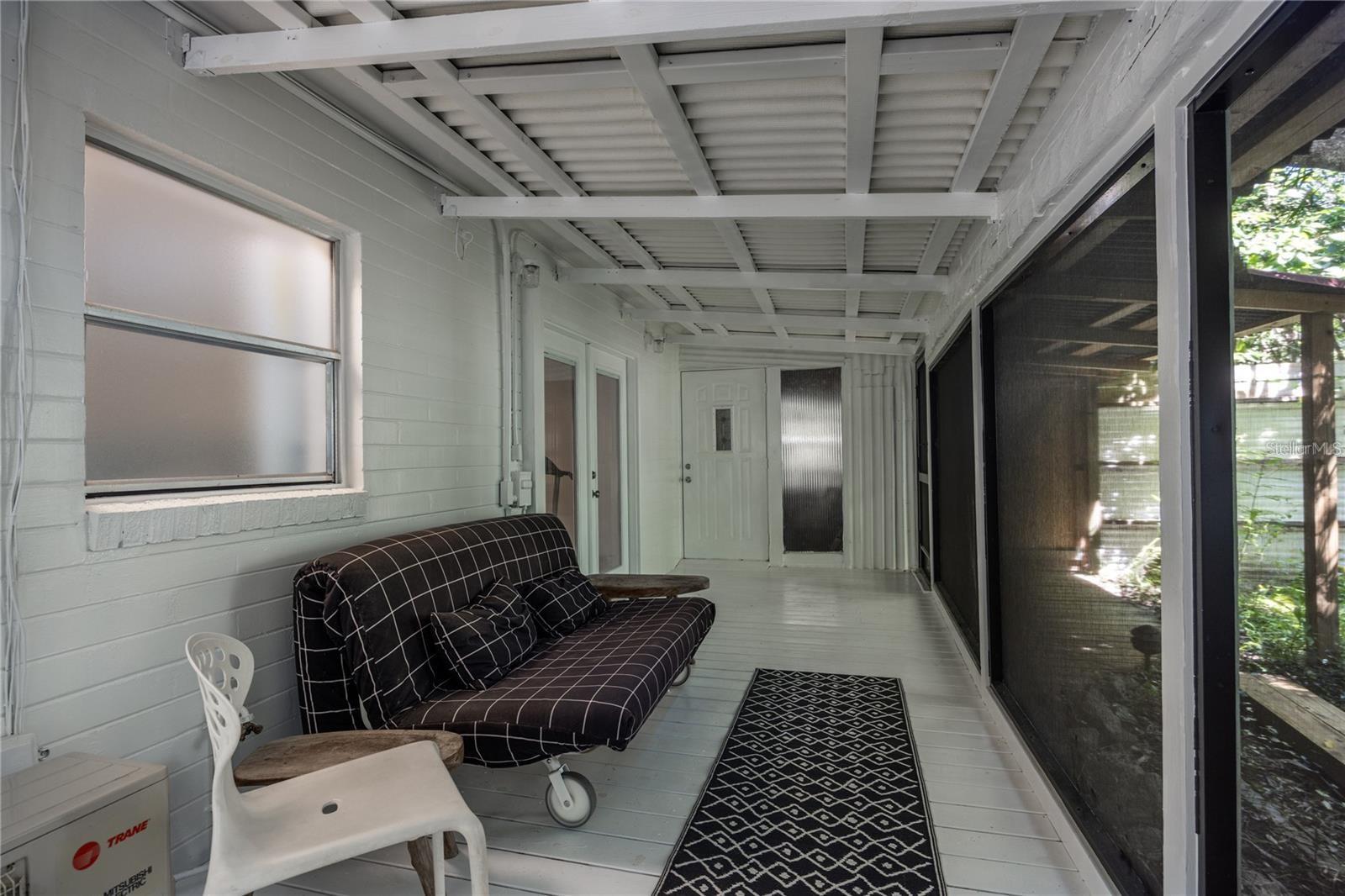 Listing photo id 51 for 415 32nd Street