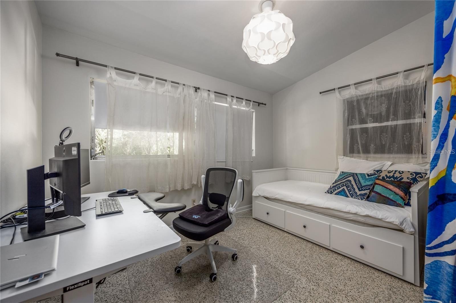 Listing photo id 58 for 415 32nd Street