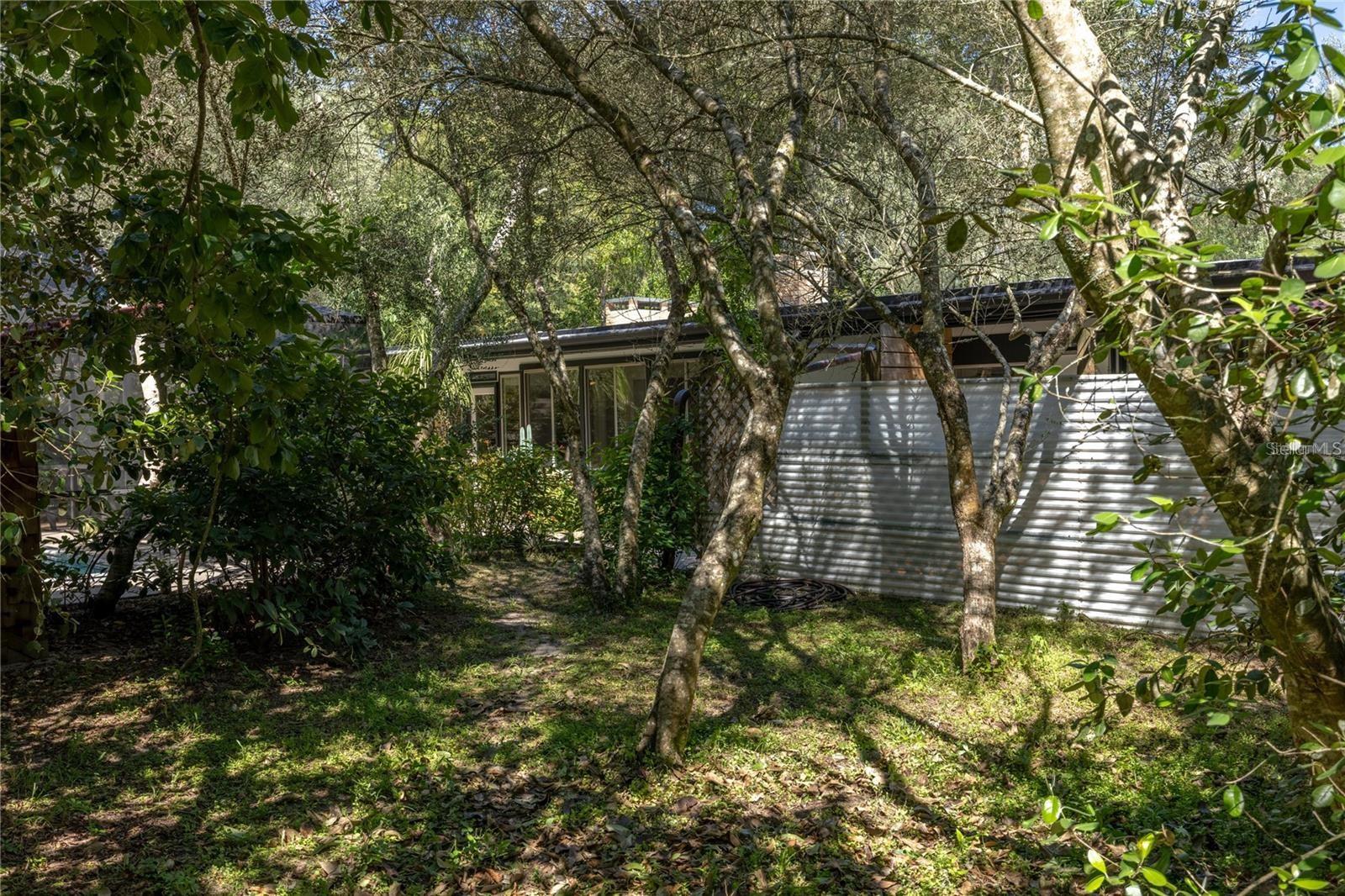 Listing photo id 62 for 415 32nd Street