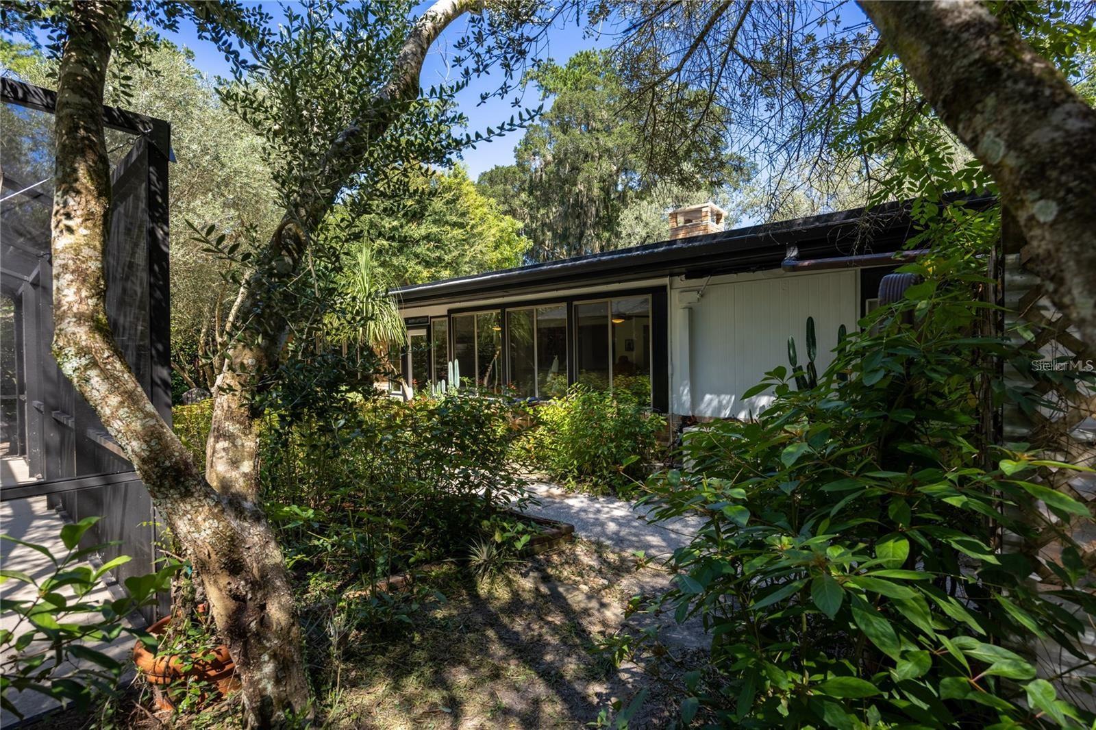 Listing photo id 63 for 415 32nd Street