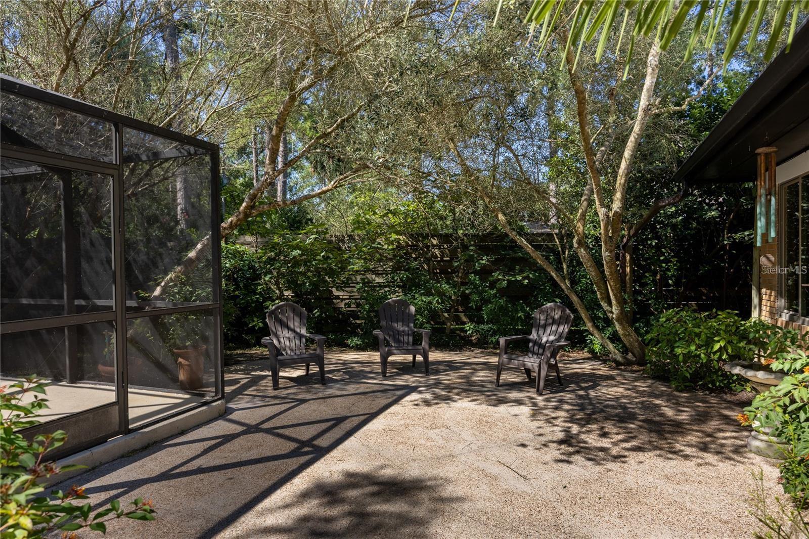 Listing photo id 65 for 415 32nd Street