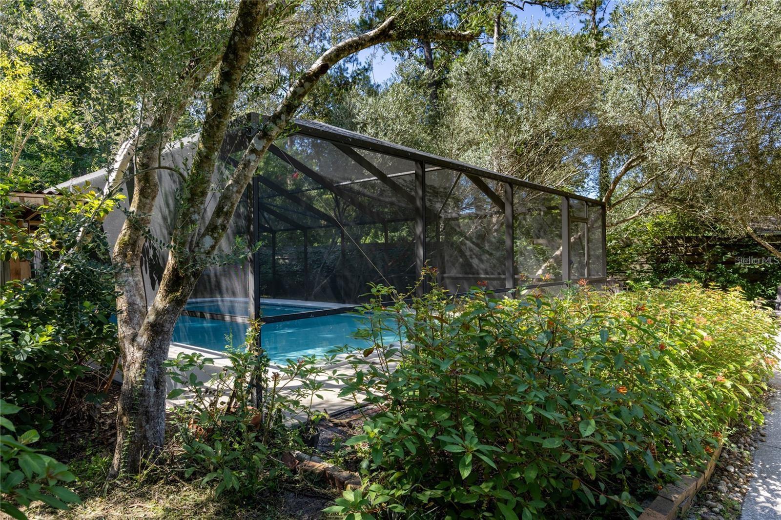 Listing photo id 66 for 415 32nd Street