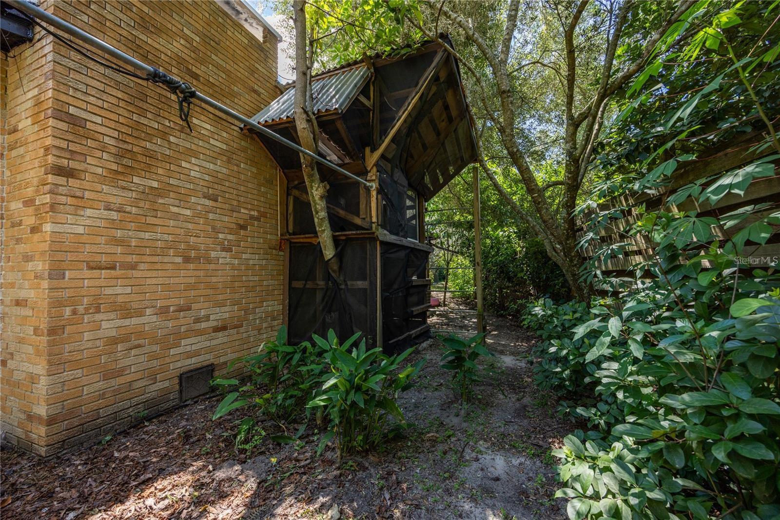 Listing photo id 70 for 415 32nd Street