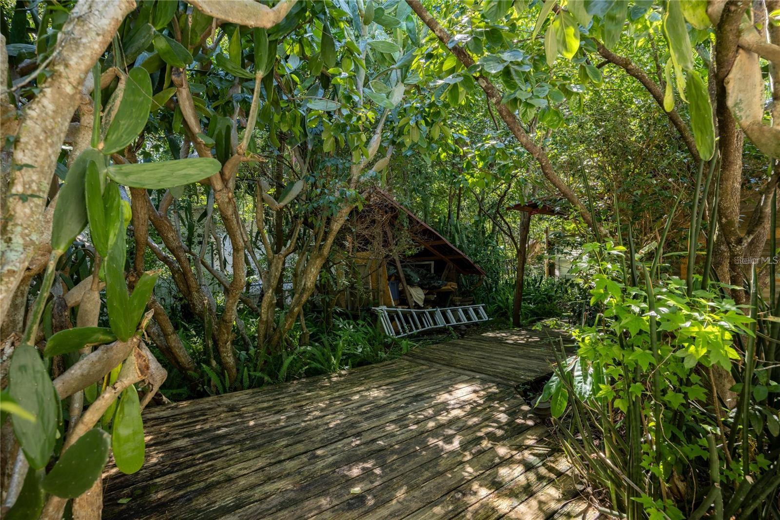 Listing photo id 76 for 415 32nd Street