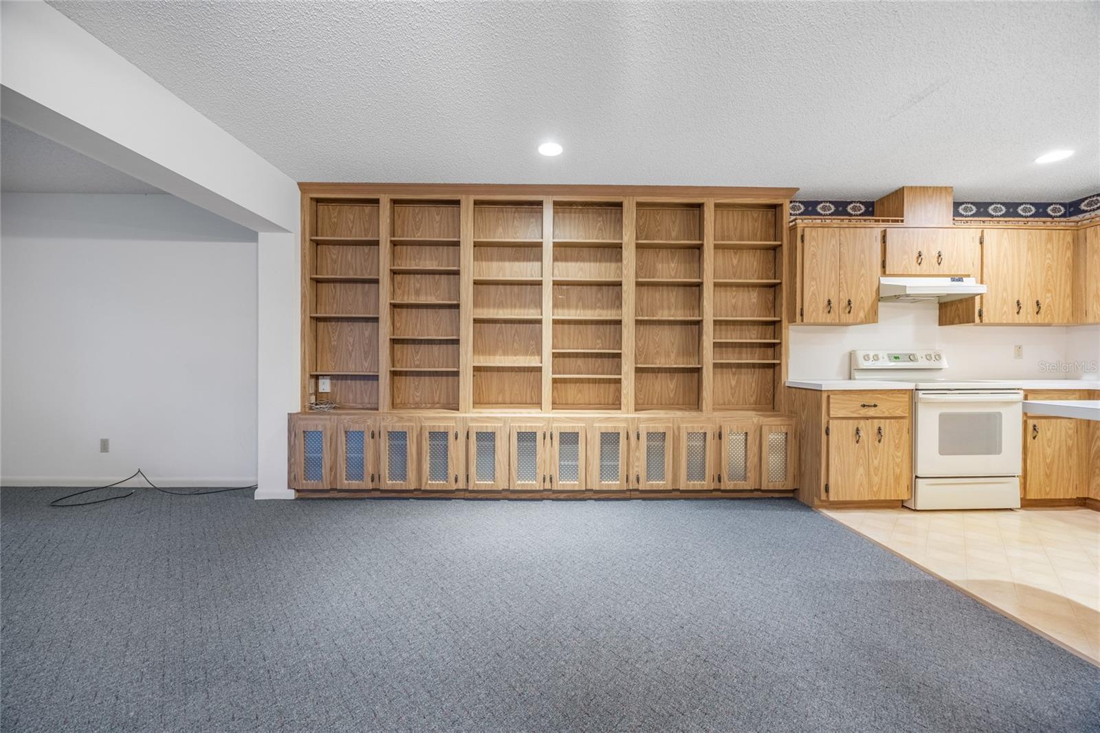 Image 18 of 43 For 8750 90th Lane C