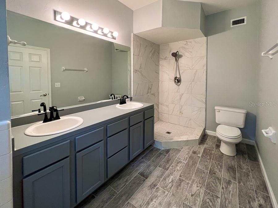 Image 21 of 33 For 5048 1st Place