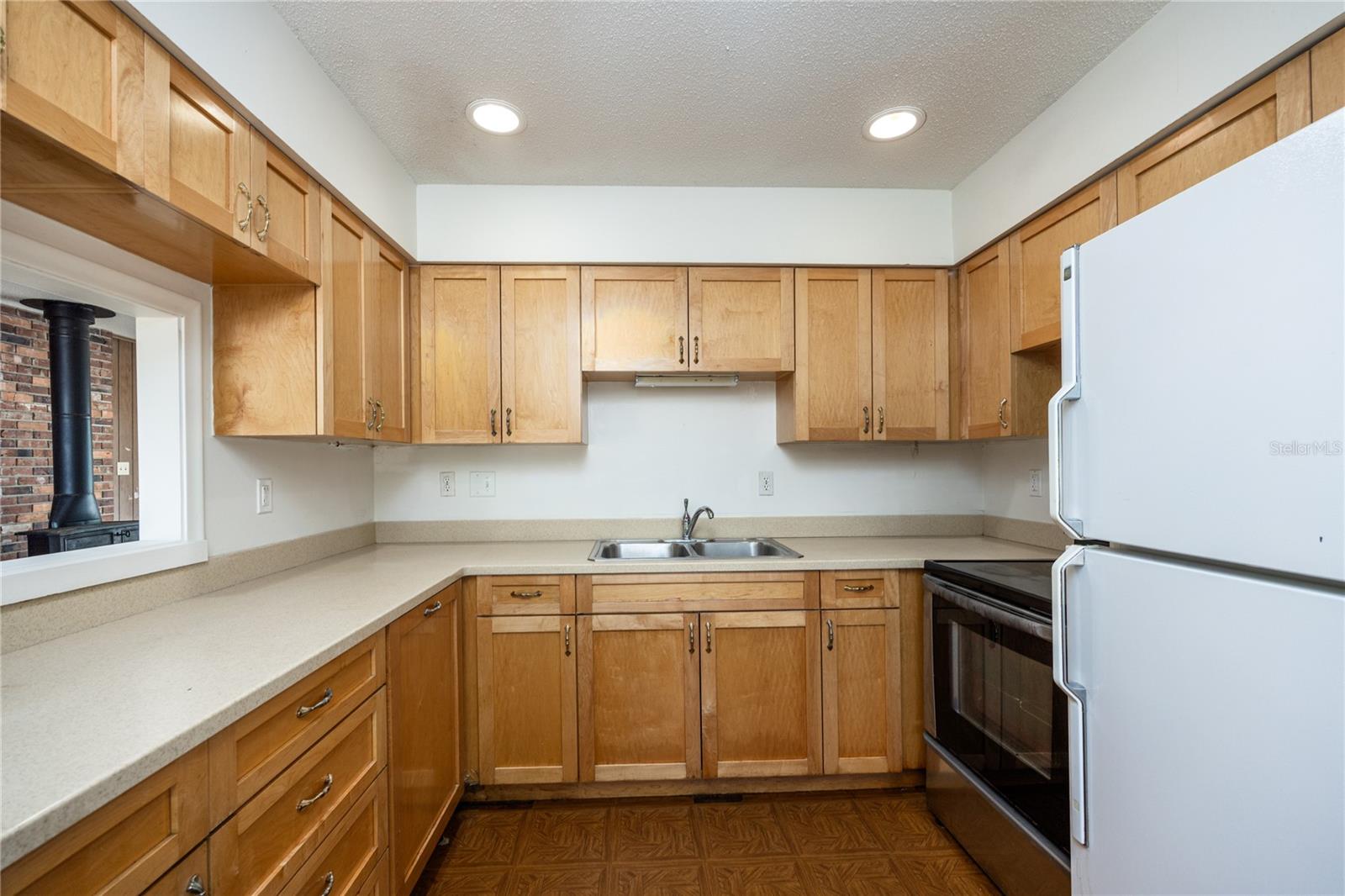 Image 5 of 13 For 1727 42nd Avenue