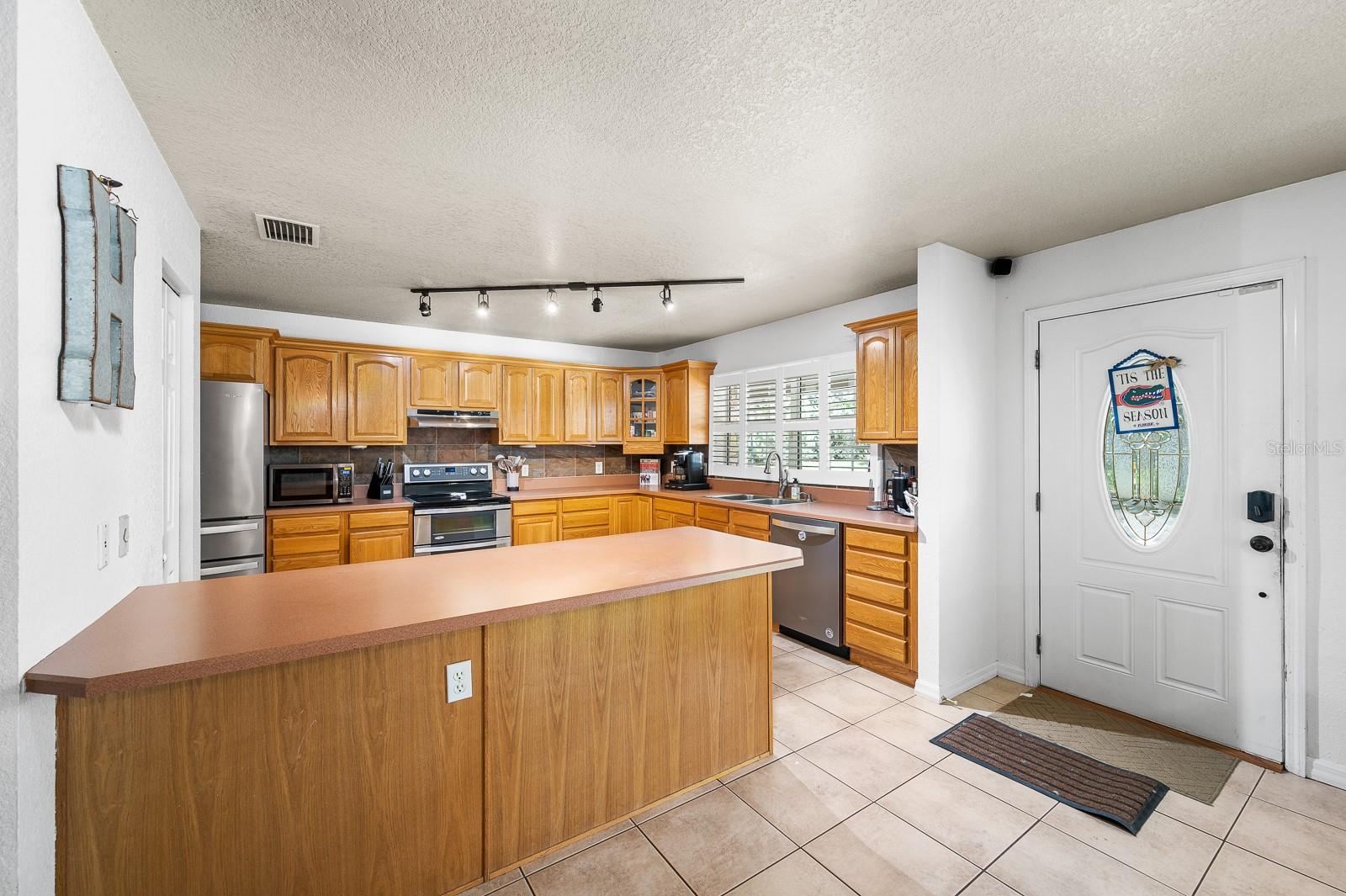 Image 23 of 48 For 11490 109th Place